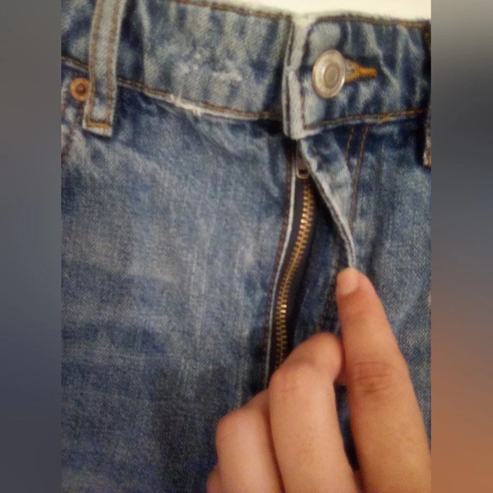 Zara The HW Short Size 4 Distressed Casual Summer Vacation
